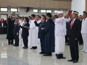 Bupati Tangerang melantik dan mengambil sumpah jabatan PNS dalam acara pelantikan 362 pejabat di Gedung Serba Guna Kabupaten Tangerang.
