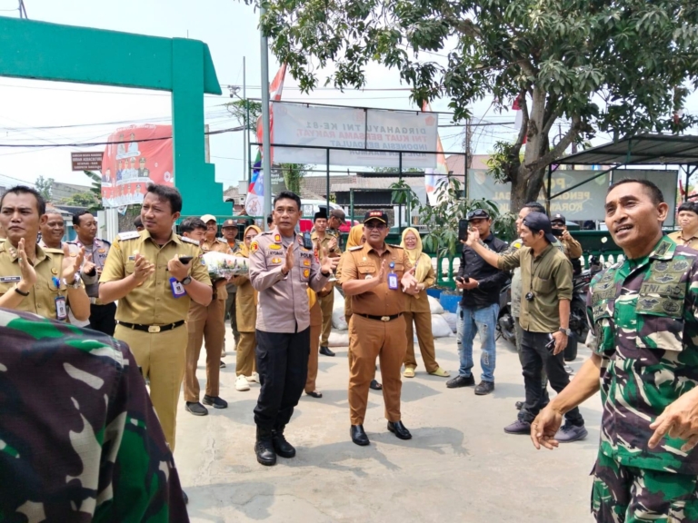 Forkopimcam Mauk Beri Kejutan HUT ke-81 TNI di Koramil 09/Mauk