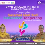 Poster ucapan HUT ke-394 Kabupaten Tangerang dari UPTD Wilayah VIII DLHK yang menampilkan Siti Khotimah dan Rendra Gandhi.