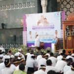 KH Ubaidillah menyampaikan tausiyah dalam acara Tangerang Bersyukur di Masjid Agung Al-Amjad Tigaraksa.